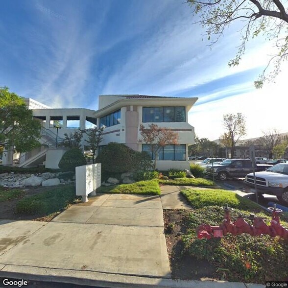1965-1985 Yosemite Ave, Simi Valley, CA for lease - Building Photo - Image 3 of 37