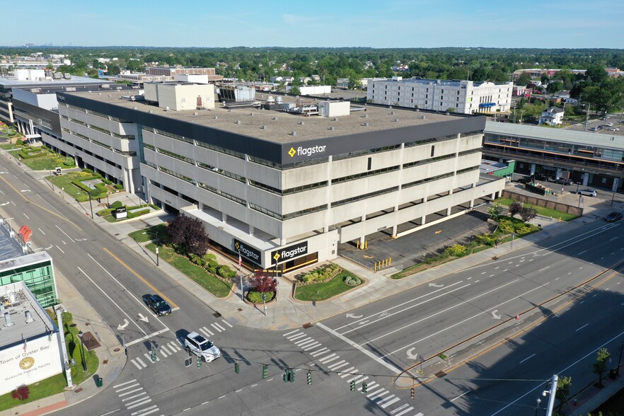 100 Duffy Ave, Hicksville, NY à louer - Photo du bâtiment - Image 2 de 9
