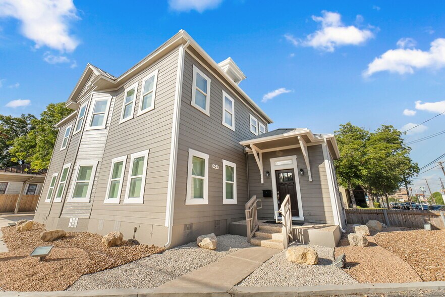 626 E Quincy St, San Antonio, TX for lease - Building Photo - Image 1 of 14