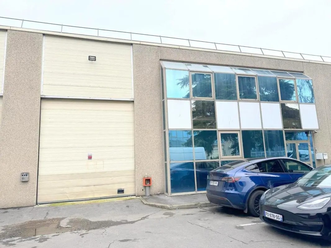 Flex in Bezons for lease Building Photo- Image 1 of 14