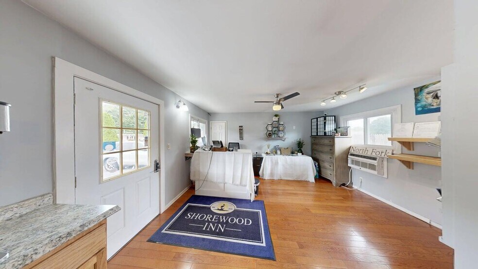 1399 Main Road, Riverhead, NY à vendre - Numérisation 3D de Matterport - Image 2 de 30