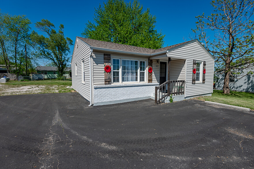 1409 W Broadway St, Bolivar, MO for sale - Building Photo - Image 1 of 1