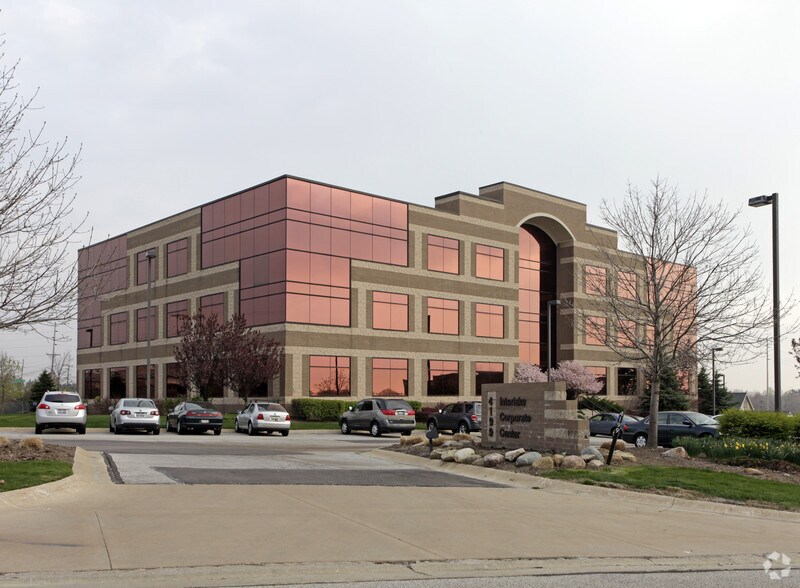 4199 Kinross Lakes Pky, Richfield, OH à louer - Photo du bâtiment - Image 3 de 13