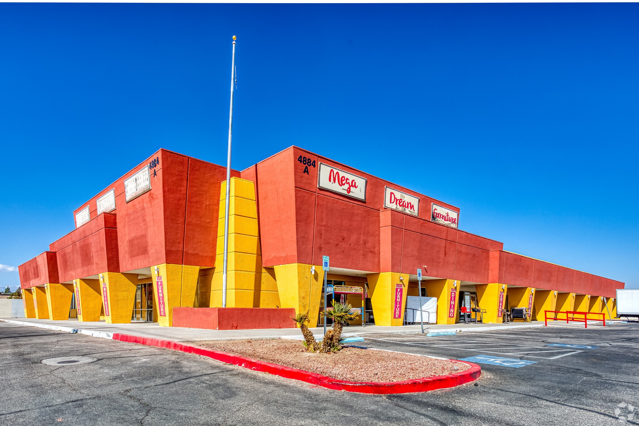 4884 E Lake Mead Blvd, Las Vegas, NV for lease Primary Photo- Image 1 of 13