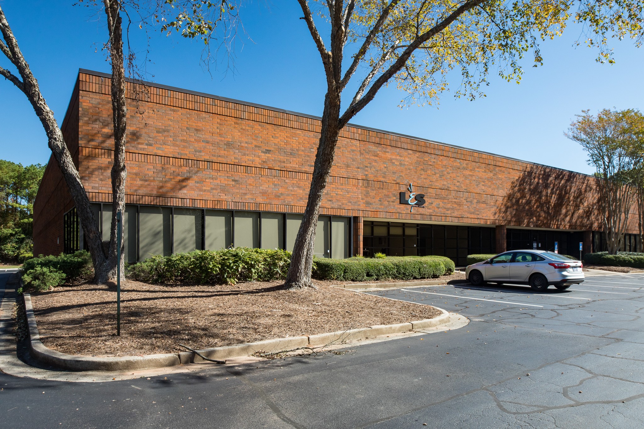 1505 Pavilion Pl, Norcross, GA for lease Primary Photo- Image 1 of 9