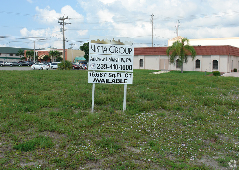 4630 SE 10th Pl, Cape Coral, FL for sale - Building Photo - Image 2 of 3