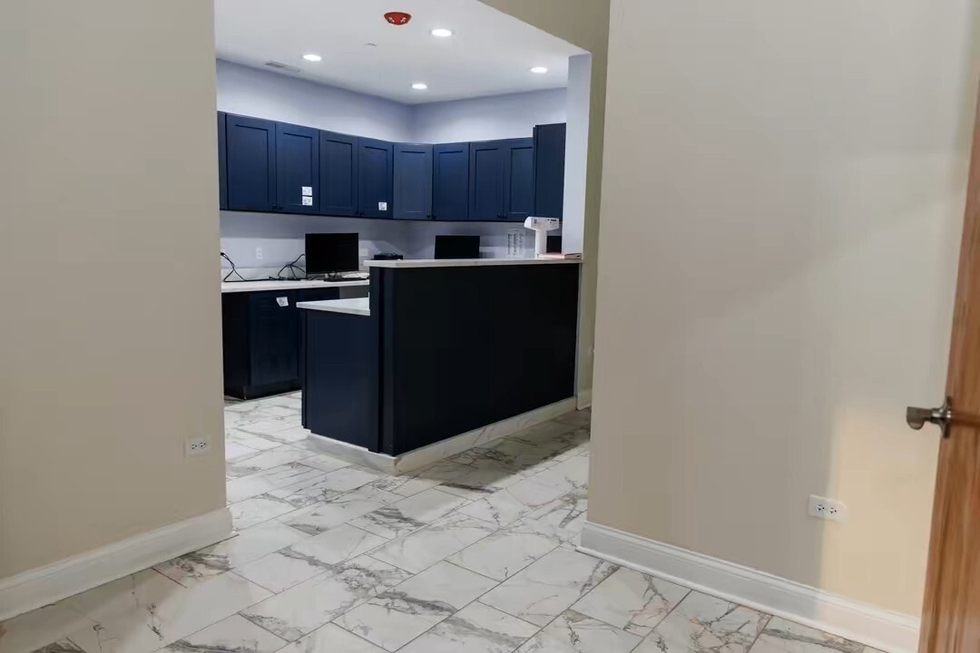 10354 S Harlem Ave, Palos Hills, IL for lease Interior Photo- Image 1 of 11