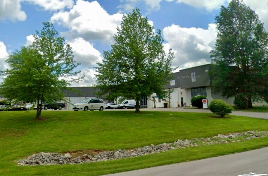 226 Peterson Dr, Elizabethtown, KY à louer - Photo du bâtiment - Image 3 de 7