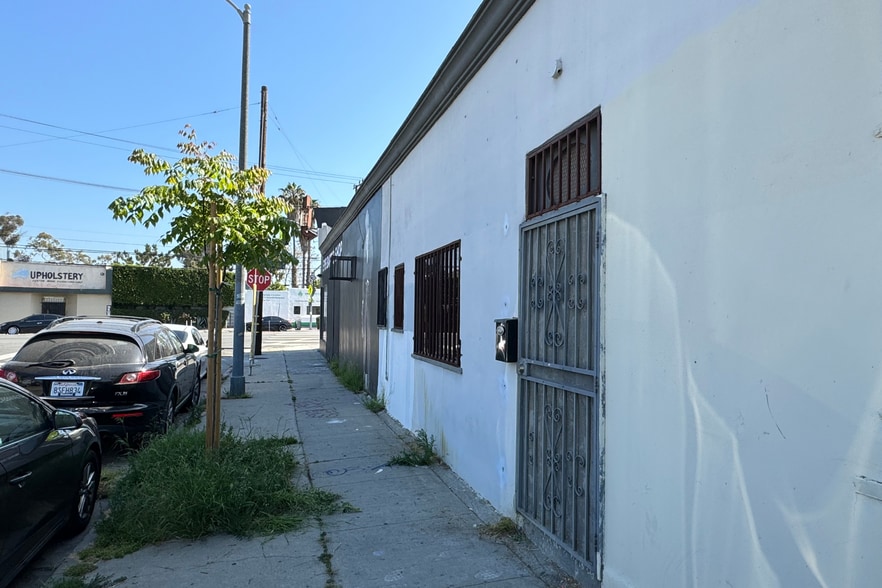 5370-5376 W Adams Blvd, Los Angeles, CA à louer - Photo du bâtiment - Image 2 de 8