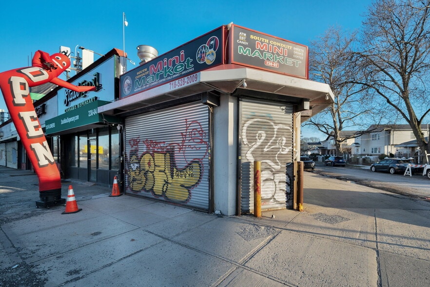 230-02 S Conduit Ave, Jamaica, NY à vendre - Photo du bâtiment - Image 3 de 32