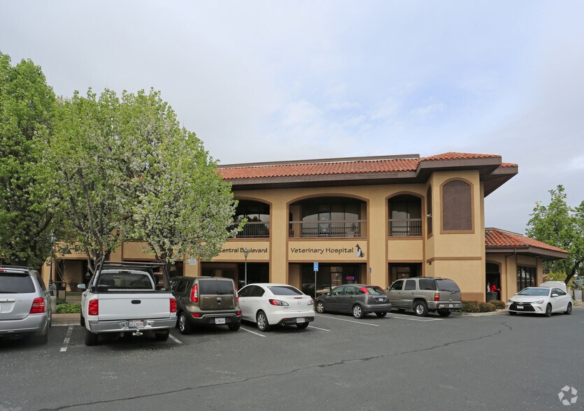 1280 Central Blvd, Brentwood, CA à louer - Photo du bâtiment - Image 3 de 5