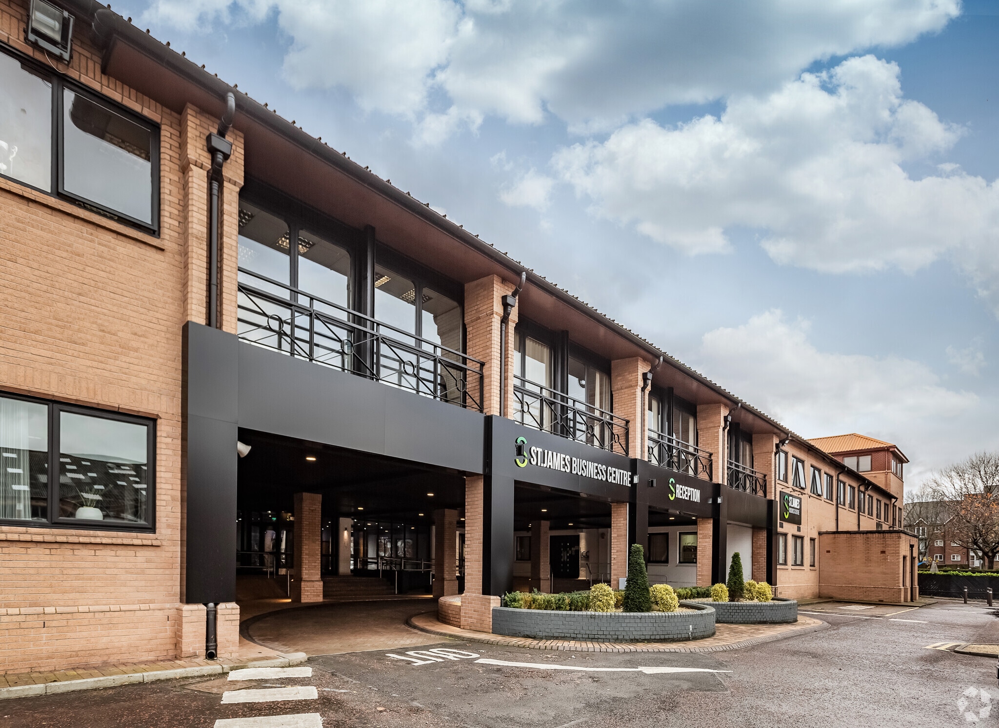 Wilderspool Causeway, Warrington for lease Building Photo- Image 1 of 5