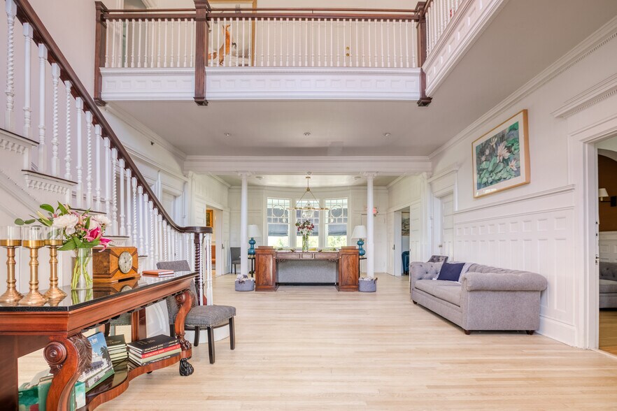 2 Kemble St, Lenox, MA à vendre - Photo du bâtiment - Image 3 de 43