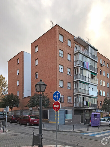 Calle Cañada, 8, Alcorcón, Madrid à louer - Photo du bâtiment - Image 2 de 3