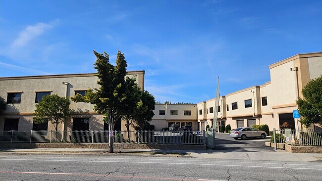 Plus de détails pour 145 N Sierra Madre Blvd, Pasadena, CA - Local d'activités à louer