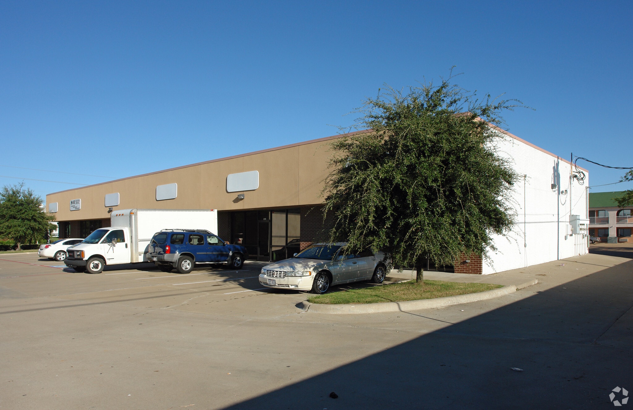 2406 S Jupiter Rd, Garland, TX for lease Primary Photo- Image 1 of 4