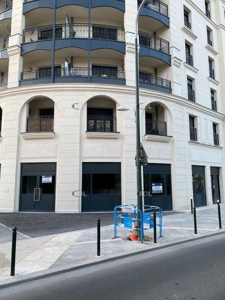 142 Rue De La Porte De Trivaux, Clamart à louer - Photo du bâtiment - Image 3 de 3