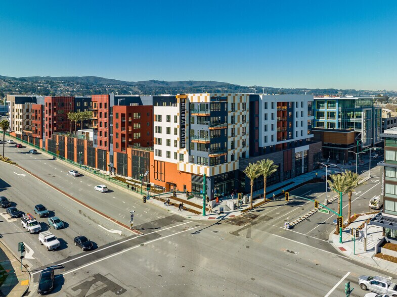 166 N Rollins Rd, Millbrae, CA à louer - Photo principale - Image 1 de 38