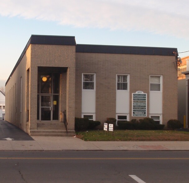 377 Main St, West Haven, CT for lease - Building Photo - Image 1 of 2