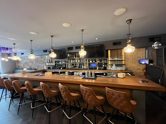 Plus de détails pour 12 W Peachtree Pl, Atlanta, GA - Commerce de détail à vendre