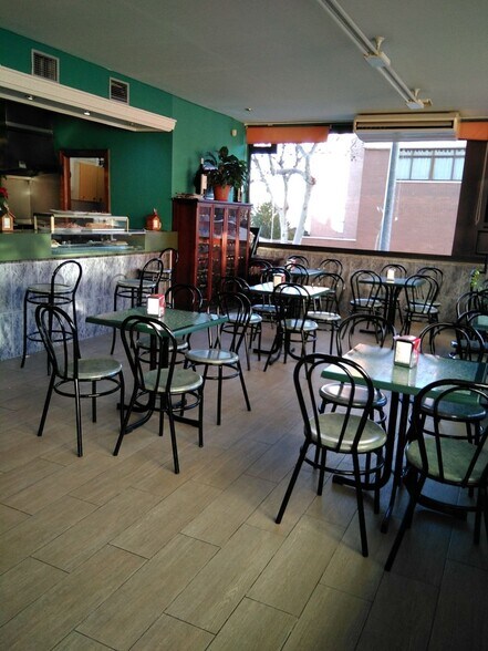 Commerce de détail dans Salamanca à louer - Photo du bâtiment - Image 3 de 4