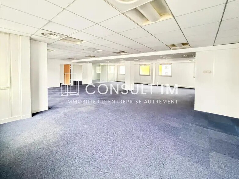 Bureau dans Boulogne-Billancourt à louer - Photo du bâtiment - Image 3 de 8