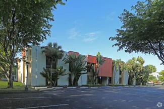 Plus de détails pour 520 NW 165th St, North Miami Beach, FL - Bureau à vendre