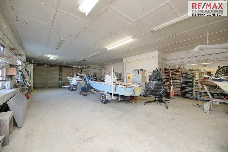 7826 Warwick Blvd, Newport News, VA à vendre - Photo du bâtiment - Image 3 de 15