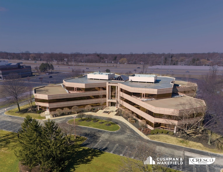 5885 Landerbrook Dr, Mayfield Heights, OH for lease - Building Photo - Image 1 of 13