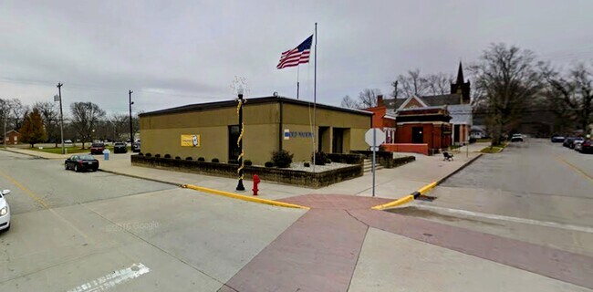 Plus de détails pour 401 Washington St, Covington, IN - Commerce de détail à vendre