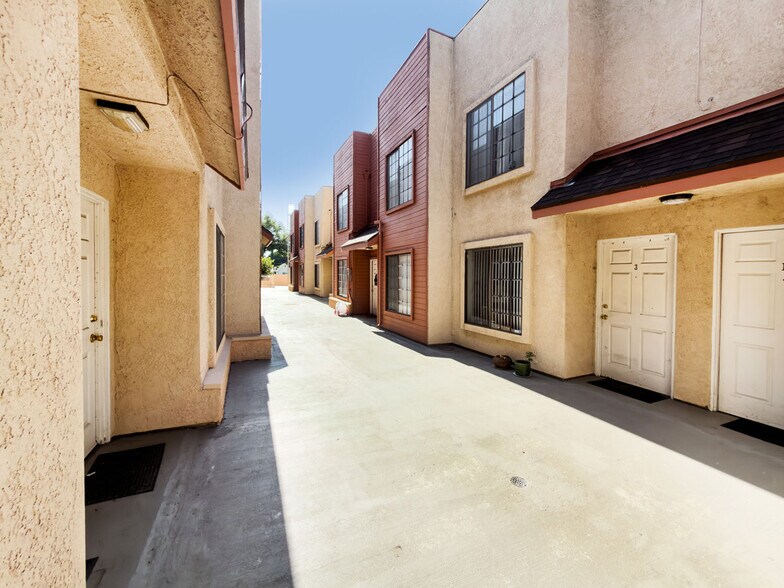 403 Porter St, Glendale, CA for sale - Building Photo - Image 3 of 12