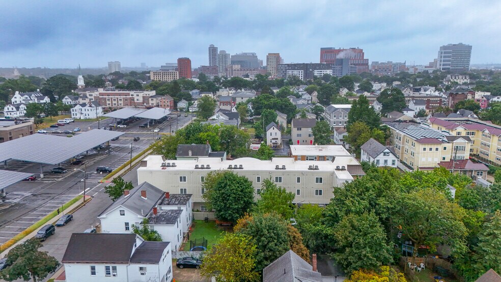 48 Sicard St, New Brunswick, NJ à vendre - Photo du bâtiment - Image 3 de 21