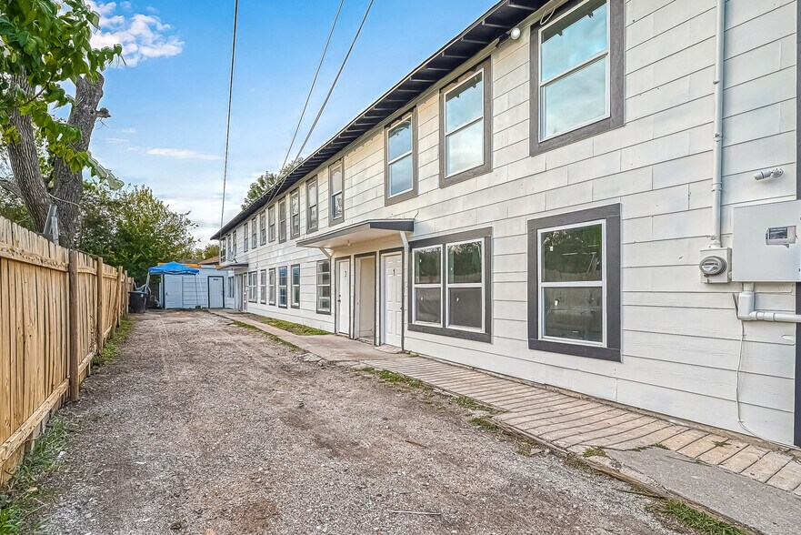 6420 Conley St, Houston, TX à vendre - Photo du bâtiment - Image 2 de 37