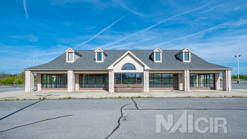 4005 Philadelphia Ave, Chambersburg, PA for lease - Building Photo - Image 2 of 4