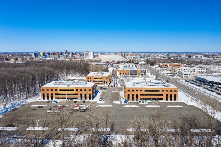 400 Boul Armand-Frappier, Laval, QC à louer - Aérien - Image 2 de 4