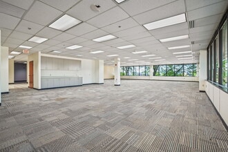 200 E Campus View Blvd, Columbus, OH for lease Interior Photo- Image 2 of 6