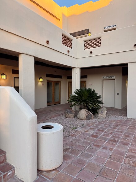 13253 N La Montana, Fountain Hills, AZ à louer - Photo du bâtiment - Image 2 de 8