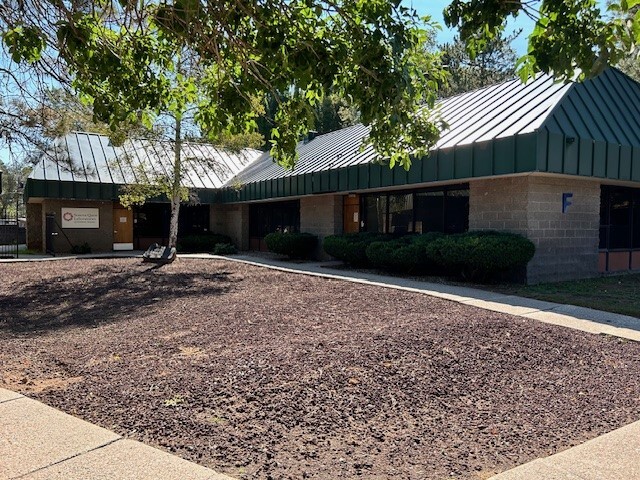 1515 E Cedar Ave, Flagstaff, AZ for lease - Primary Photo - Image 1 of 3