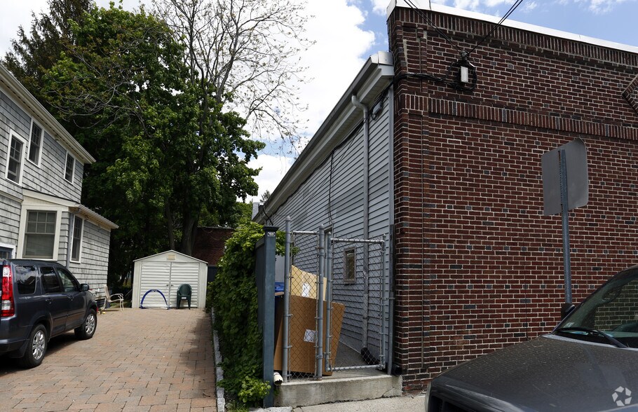 361 Huron Ave, Cambridge, MA à louer - Photo du bâtiment - Image 3 de 26