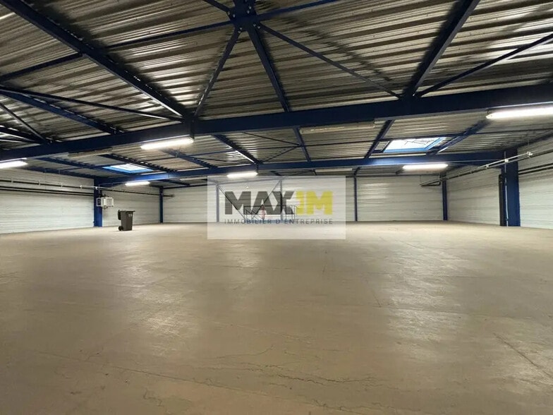 Flex in Sennecey-lès-Dijon for sale - Building Photo - Image 3 of 4