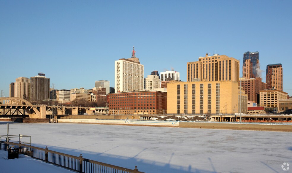 240 Chester St, Saint Paul, MN for sale - Building Photo - Image 2 of 5