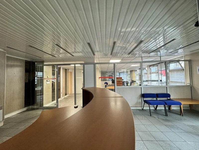 Bureau dans Ivry-sur-Seine à louer Hall d’entrée- Image 1 de 14