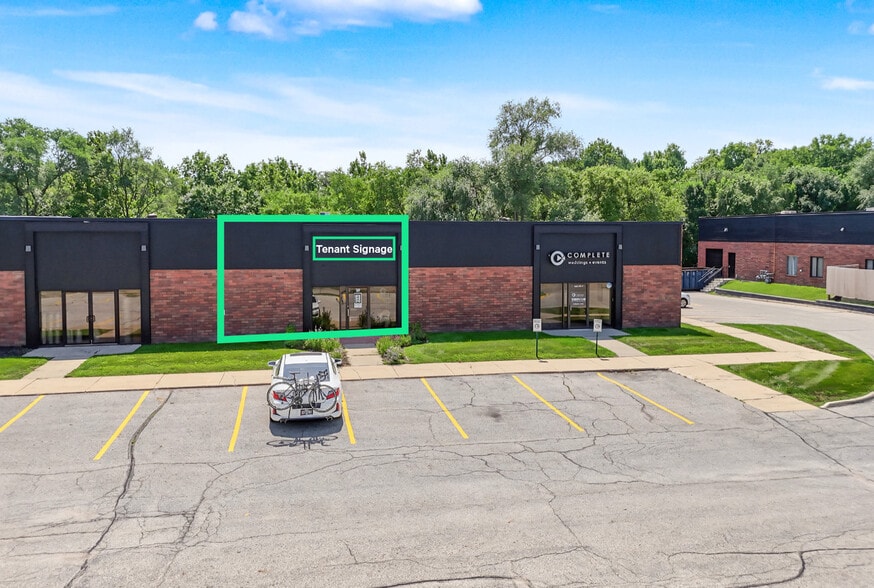 7700 University Blvd, Clive, IA for lease - Building Photo - Image 2 of 6