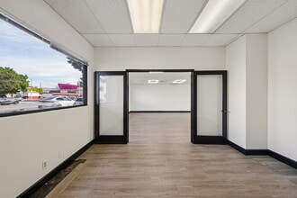7250 Beverly Blvd, Los Angeles, CA for lease Interior Photo- Image 1 of 2