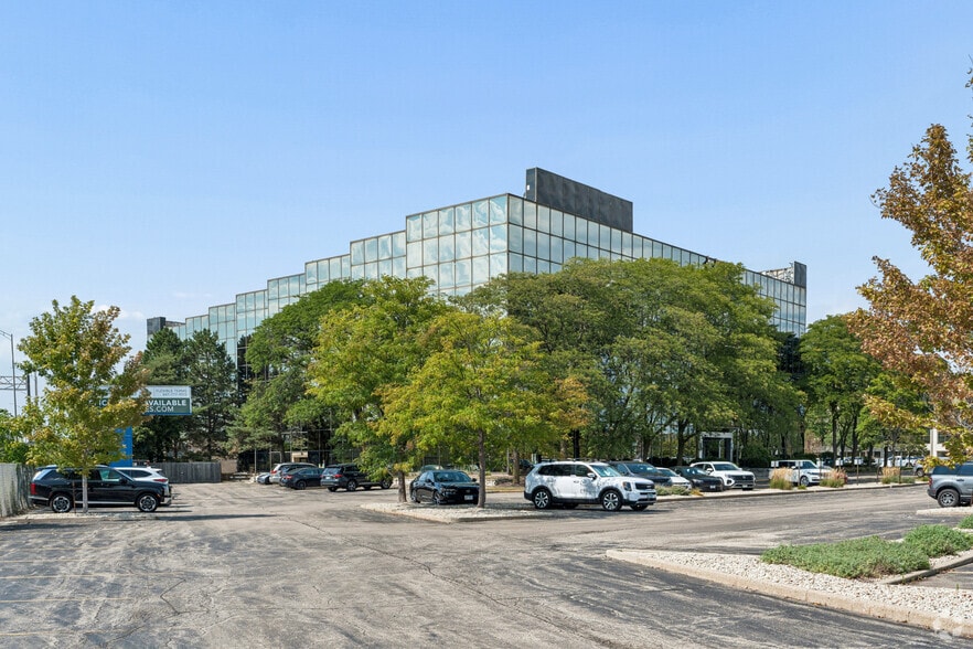 1011 E Touhy Ave, Des Plaines, IL for lease - Building Photo - Image 1 of 54