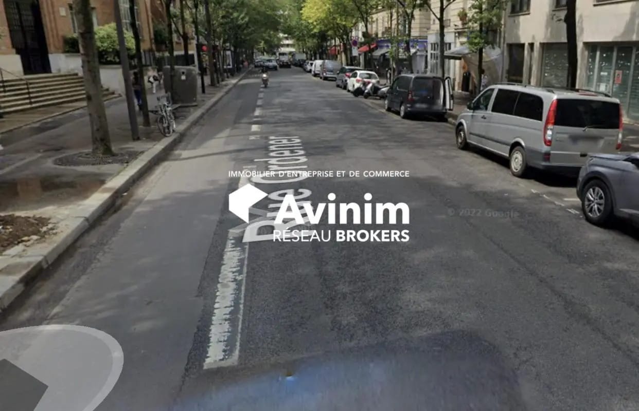 Retail in Paris for lease Building Photo- Image 1 of 2