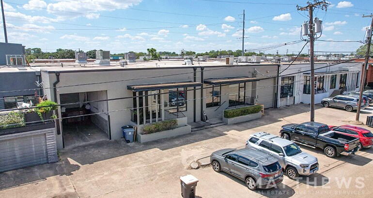 2331-2333 Farrington St, Dallas, TX for lease - Building Photo - Image 1 of 3