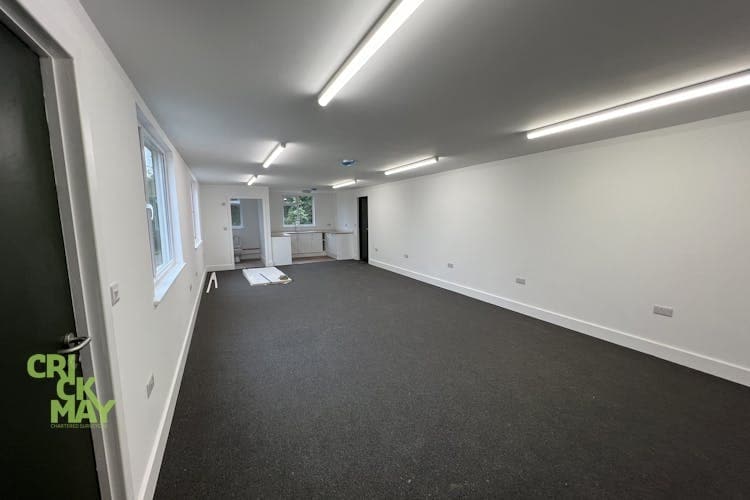 Deaks Lane, Haywards Heath for lease Interior Photo- Image 1 of 2