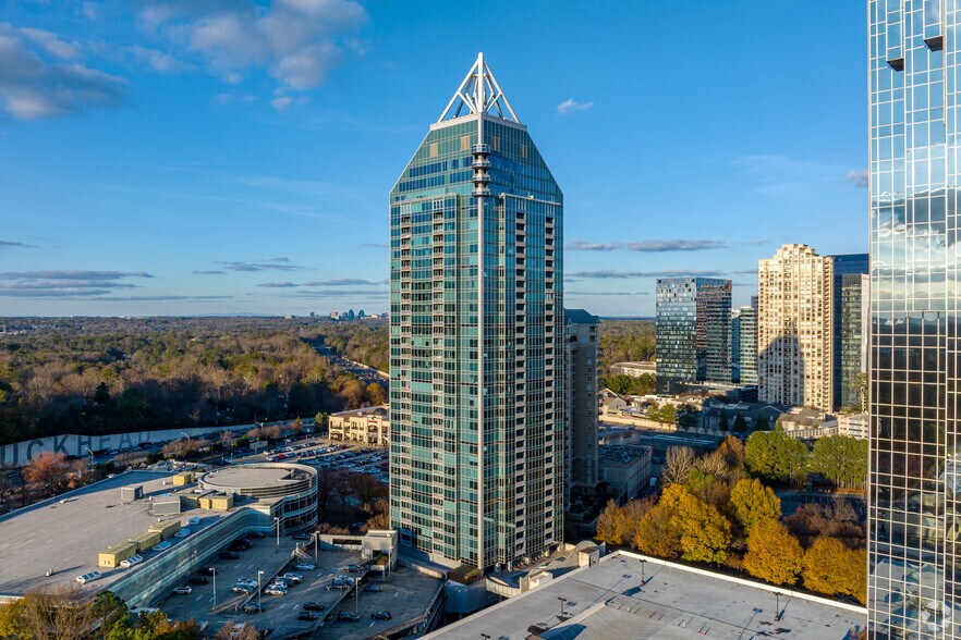 3338 Peachtree Rd NE, Atlanta, GA à vendre - Photo du bâtiment - Image 3 de 7