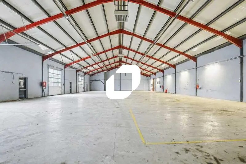 Office in Gonesse for lease - Building Photo - Image 2 of 13